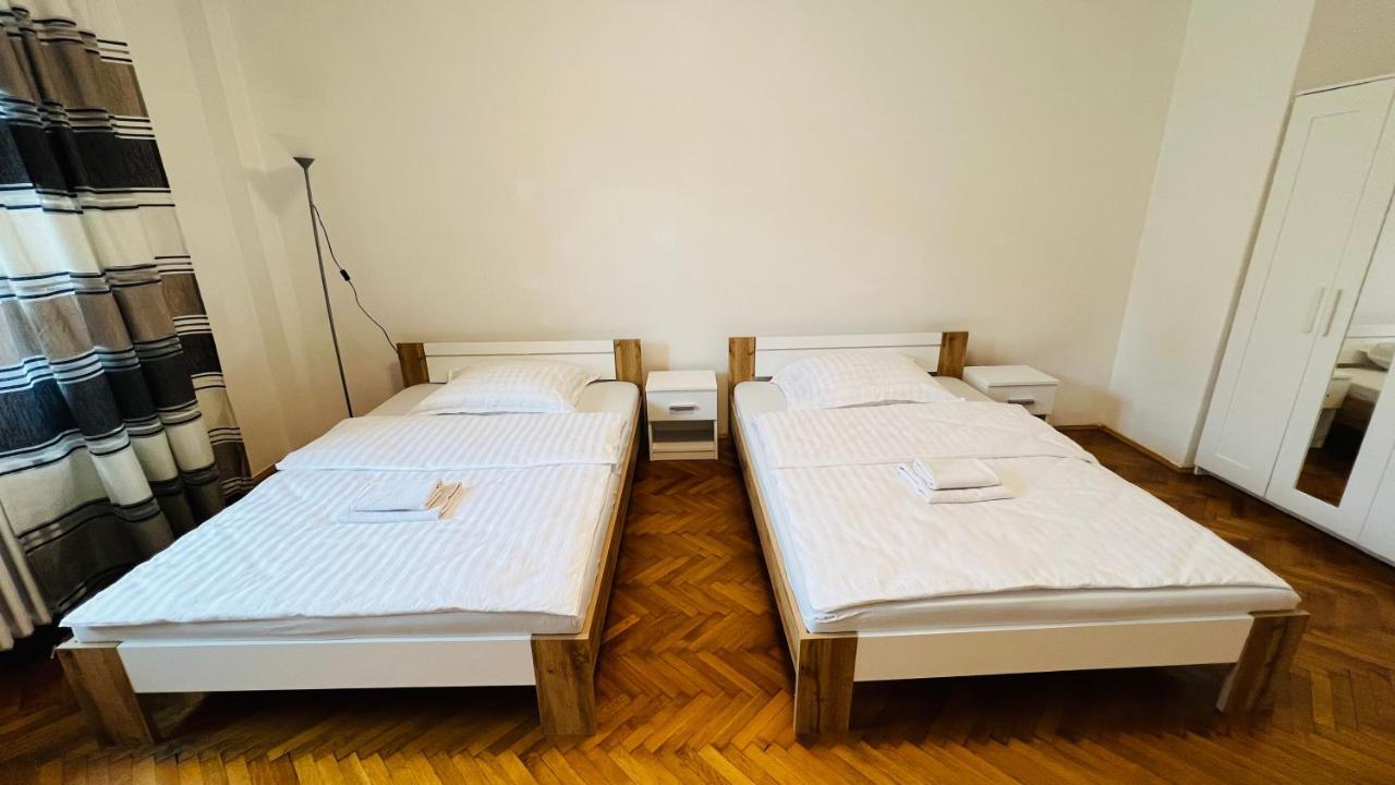 Апартаменты Cosy Flat In The Heart Of Прага Экстерьер фото