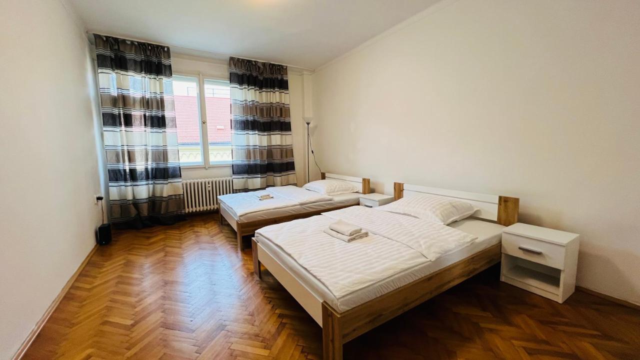 Апартаменты Cosy Flat In The Heart Of Прага Экстерьер фото